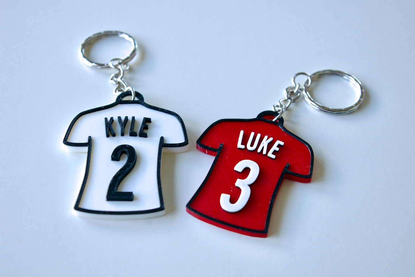 Personalised Football Shirt keychain – add a name and number, choose the colours!