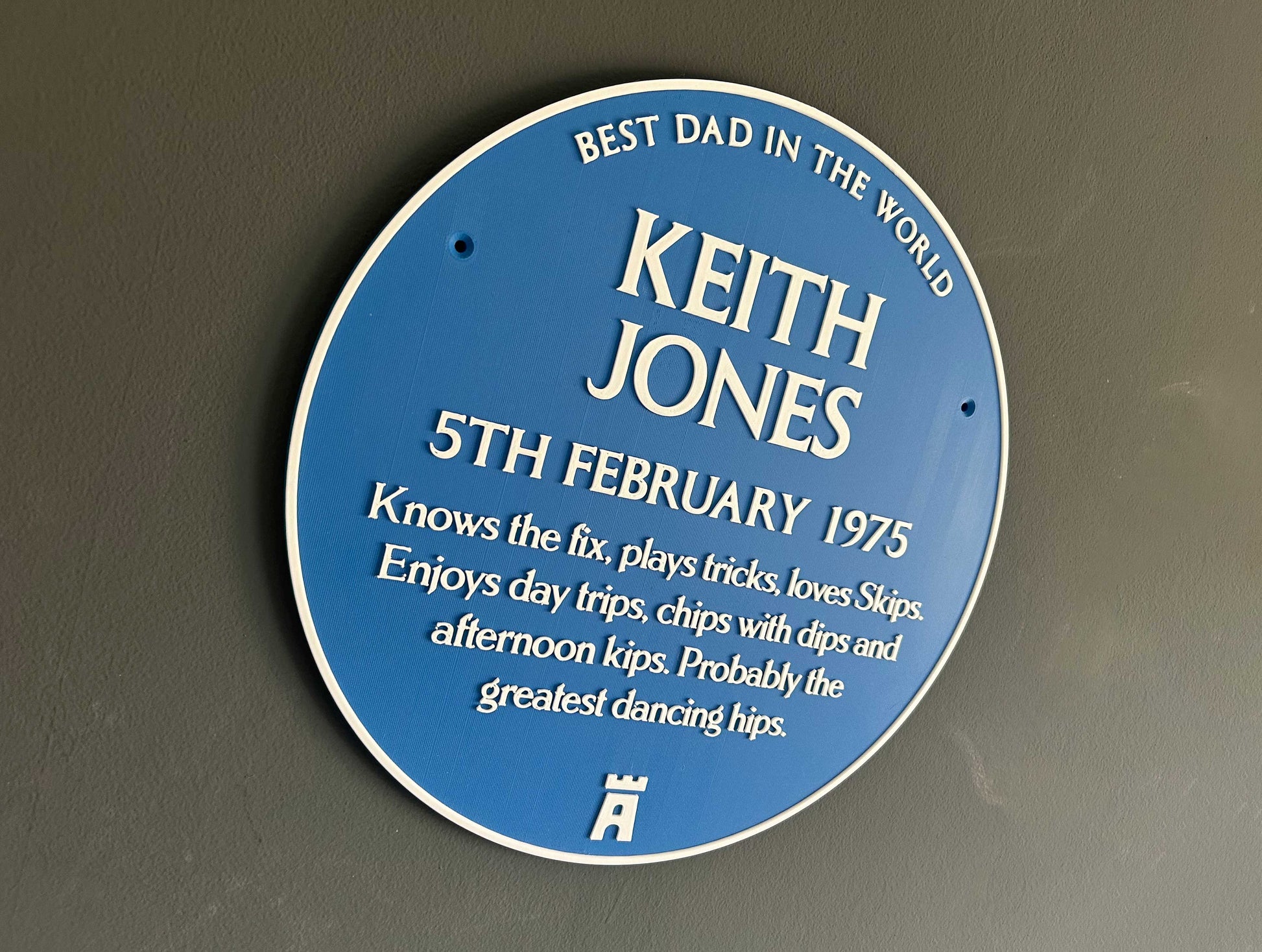 Blue Heritage Plaque XXL size ideal for birthday, retirement, friendship gift with raised 3d letters – a HUGE 300mm diameter Blue Plaque